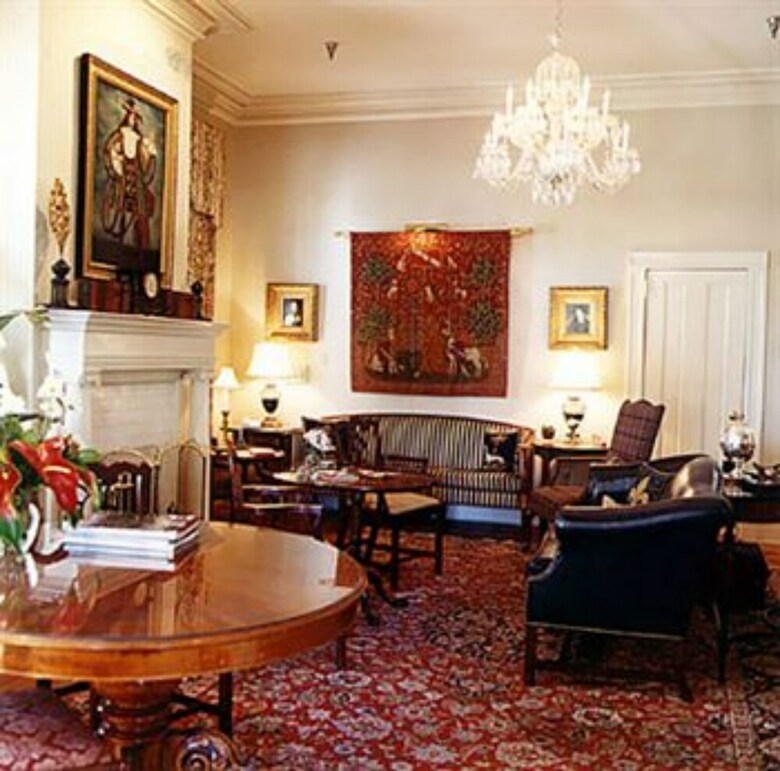 Bed & Breakfast 1842 Inn