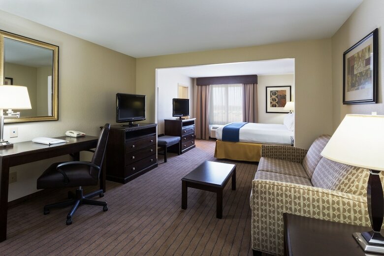 Holiday Inn Express And Suites Moultrie, An Ihg Hotel