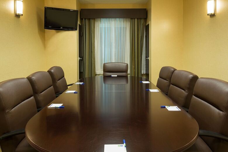Holiday Inn Express And Suites Moultrie, An Ihg Hotel
