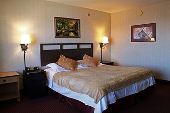 La Crystal Hotel