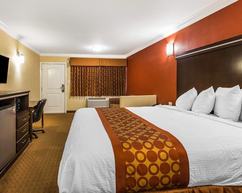 Motel Rodeway Inn & Suites