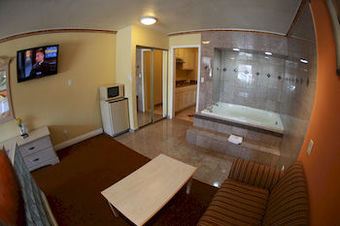 Hotel Glen Capri Inn &suites - San Fernando Rd