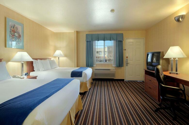 Hotel Howard Johnson Salinas