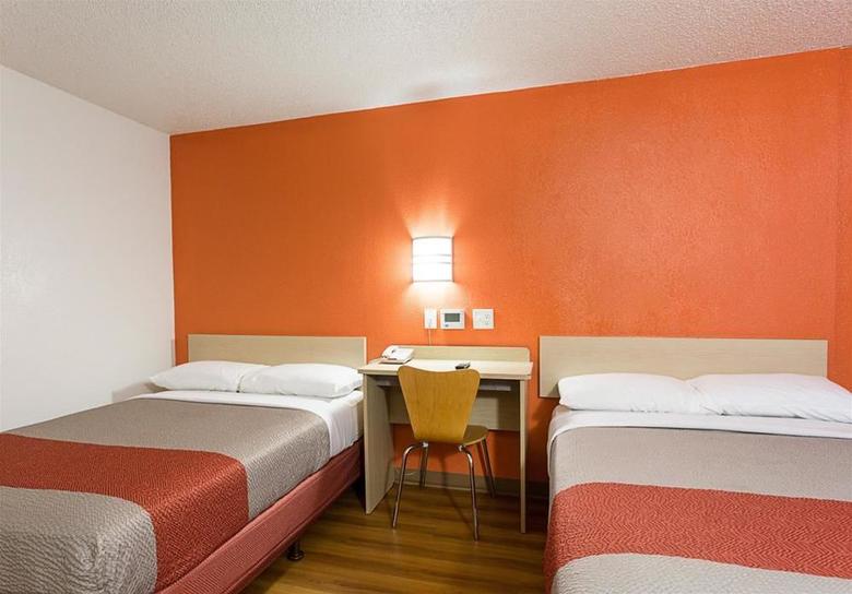 Motel 6 Baton Rouge Southeast