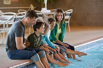 Americinn Hotel & Suites Fairfield