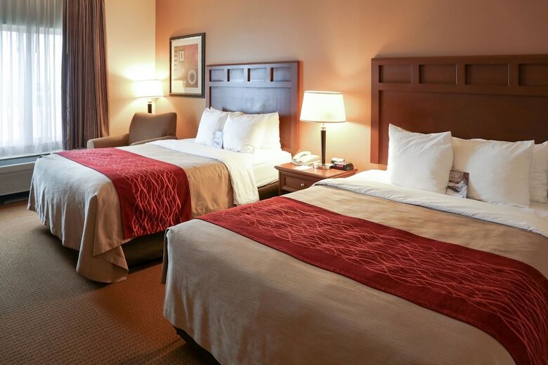 Hotel Comfort Inn And Suites