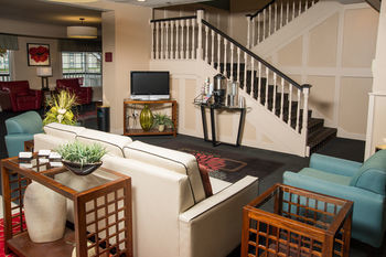 Hostal Northfield Inn, Suites & Conference Center