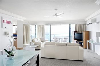 Hotel Mantra Crown Towers