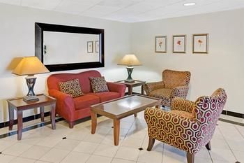 Hotel Days Inn And Suites
