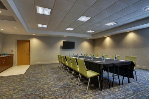 Hotel Holiday Inn Express & Suites Morris