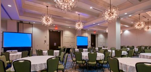 Hotel Embassy Suites Louisville Downtown
