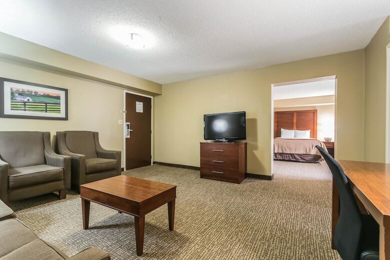 Hotel Comfort Inn & Suites
