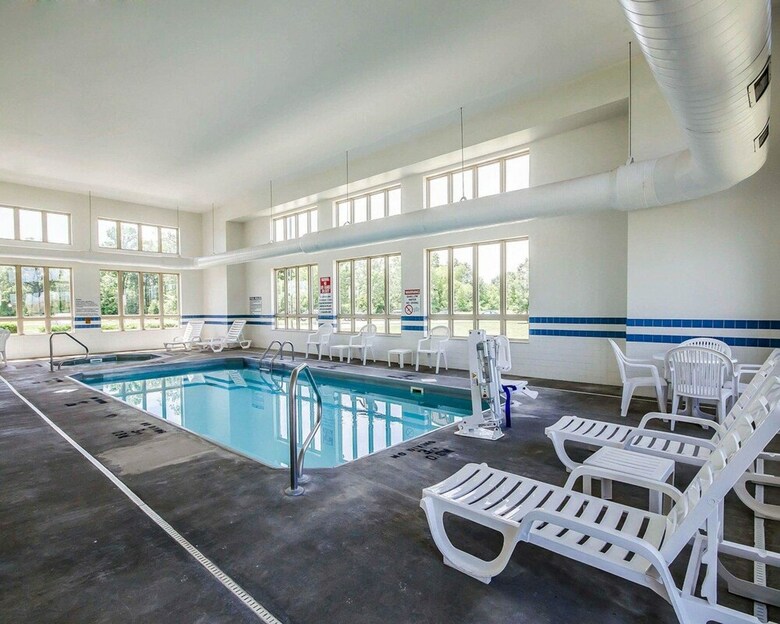 Hotel Comfort Inn & Suites