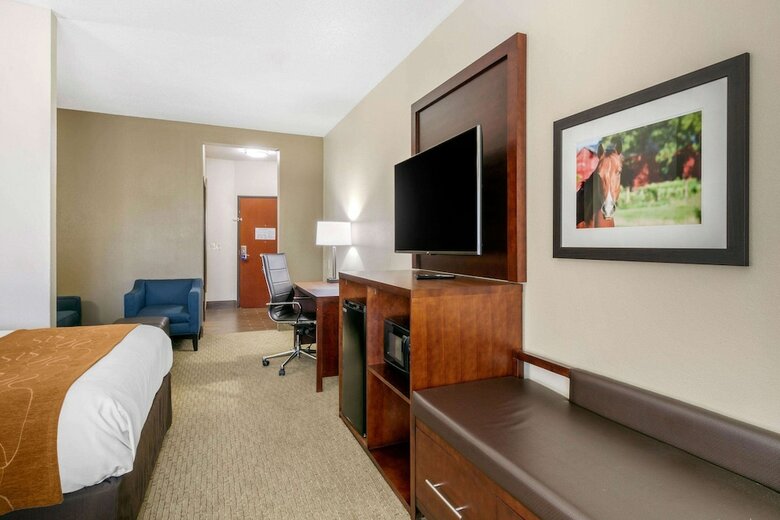 Hotel Comfort Suites