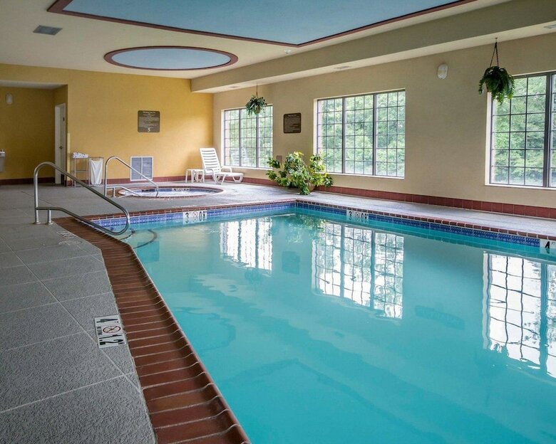 Hotel Comfort Suites