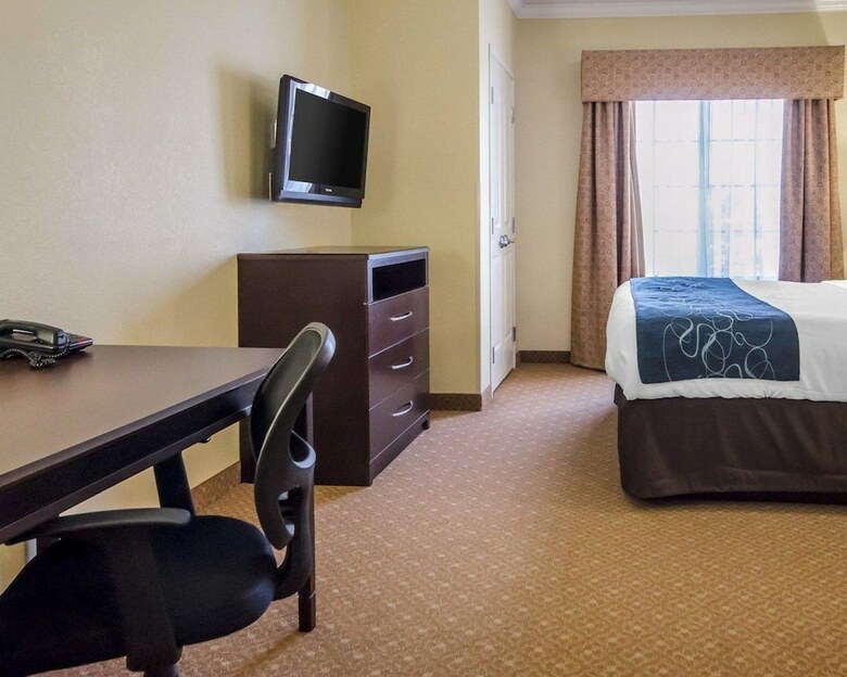 Hotel Comfort Suites