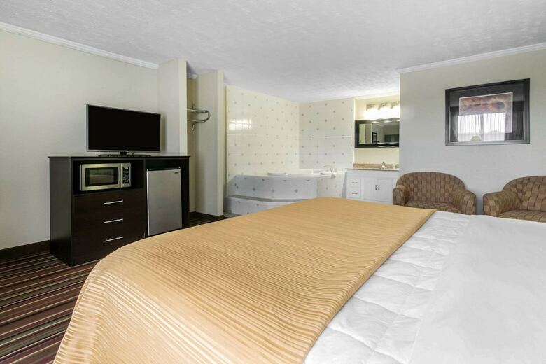 Hotel Quality Inn & Suites