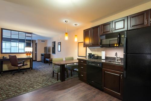 Holiday Inn Express Hotel & Suites Butte