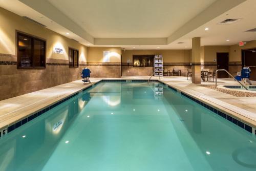 Holiday Inn Express Hotel & Suites Butte