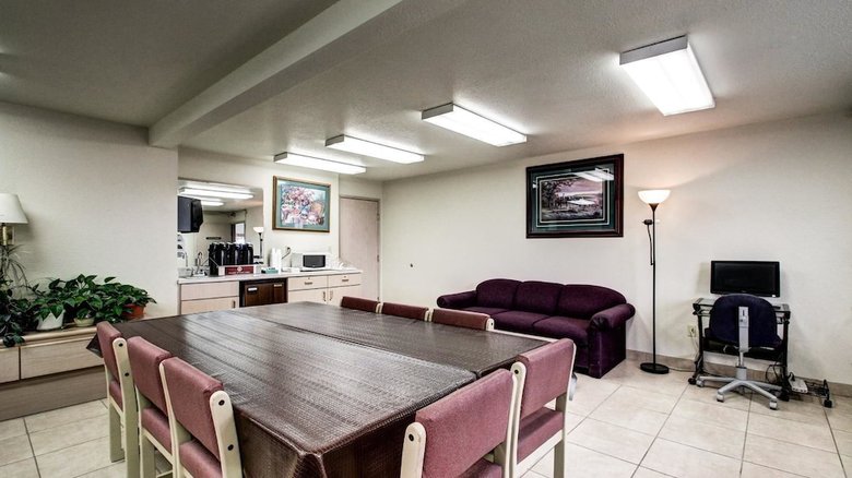 Rest Inn Suites Motel