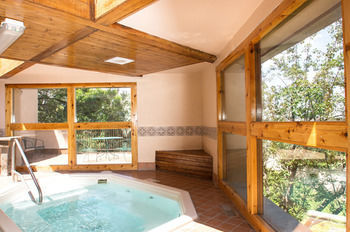 Hotel Sagebrush Inn & Suites