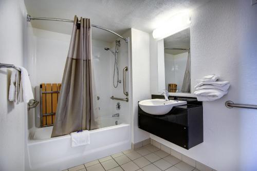 Motel 6 Santa Fe - Cerrillos Road South