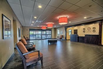 Hotel Comfort Inn & Suites