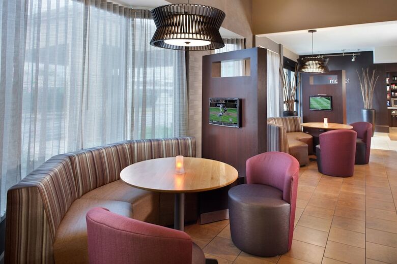 Hotel Courtyard By Marriott Fayetteville