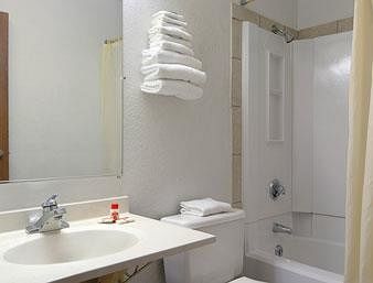 Motel Super 8 Charlotte University