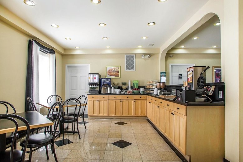 Motel Quality Inn Pleasantville