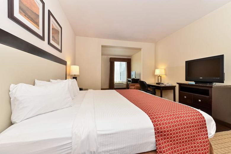 Hotel Quality Inn & Suites