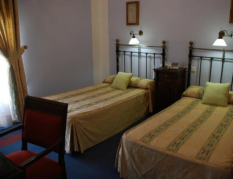 Hotel Alvar Fa�ez