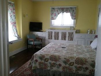 Six Acres Bed & Breakfast