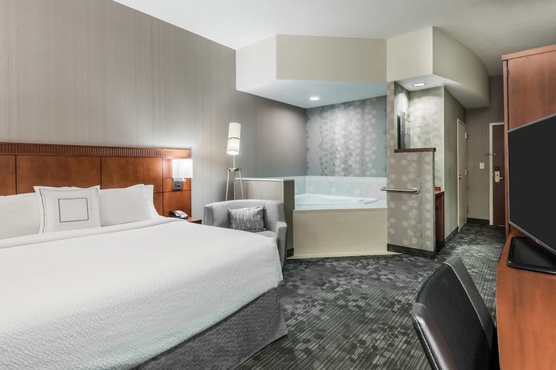 Hotel Courtyard By Marriott Providence Lincoln