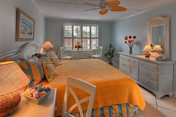 Hostal The Oceanfront Litchfield Inn