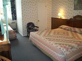 Hostal Swiss Inn & Restaurant