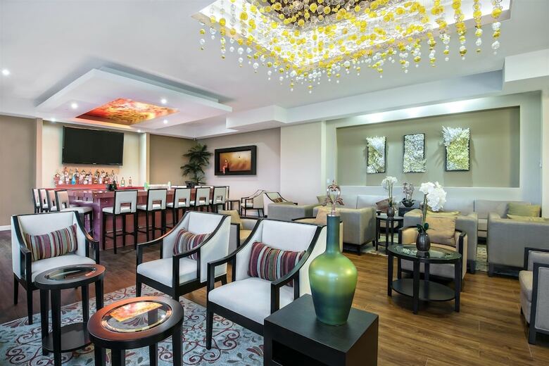 Hotel Hawthorn Suites By Wyndham Mcallen