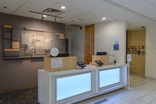Holiday Inn Express Hotel & Suites Corpus Christi