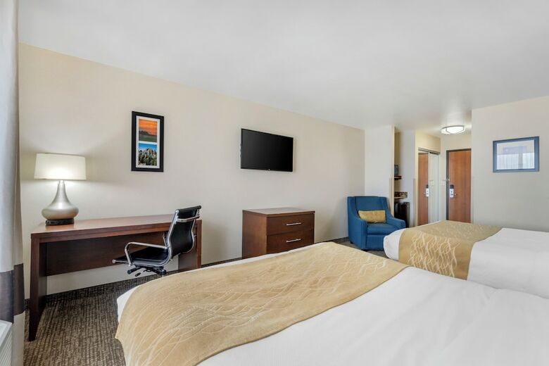 Hotel Comfort Inn And Suites