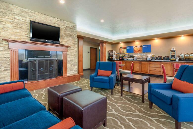 Hotel Comfort Inn And Suites