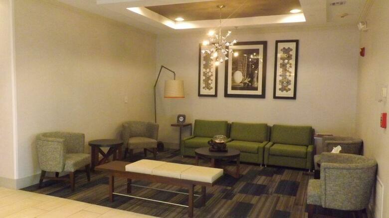 Holiday Inn Express Hotel & Suites Dyersburg