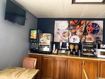 Hotel Econo Lodge North