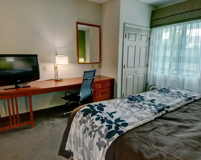 Hotel Sleep Inn & Suites