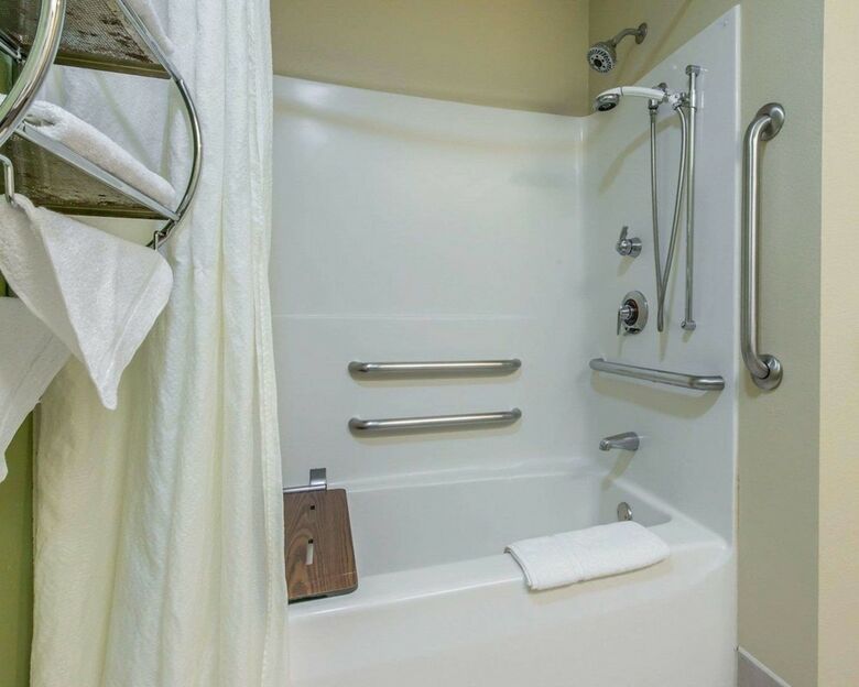 Hotel Sleep Inn & Suites
