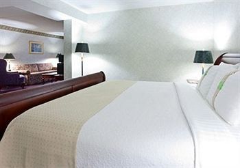 Clarion Hotel