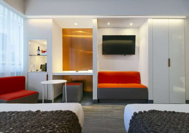 Hotel 45 By Director