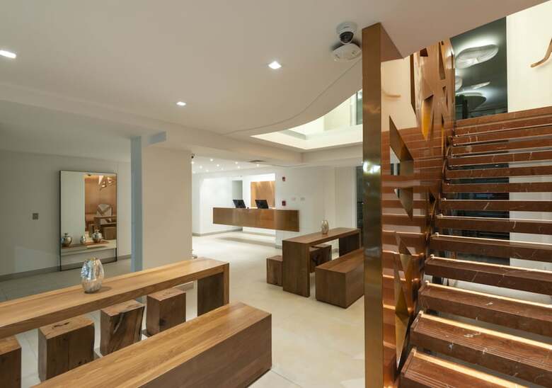 Hotel 45 By Director