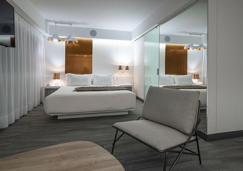 Hotel 45 By Director