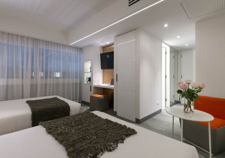 Hotel 45 By Director