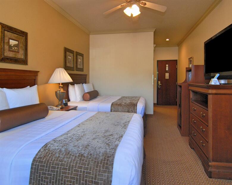 Hotel Best Western Plus Crown Colony Inn & Suites